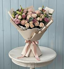 Букет цветов из:  Розы и Лизиантусы в Каменномостском