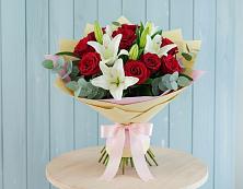 Букет цветов из:  Лилии и Розы #REPLACE_PRED# Каменномостском