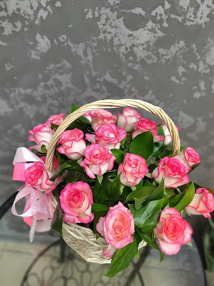 Цветочная композиция из Розы в корзине в Каменномостском