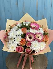 Букет цветов из:  Розы, Герберы и Хризантемы в Каменномостском