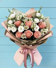 Букет цветов из:  Розы, Альстромерии и Лизиантусы в Каменномостском