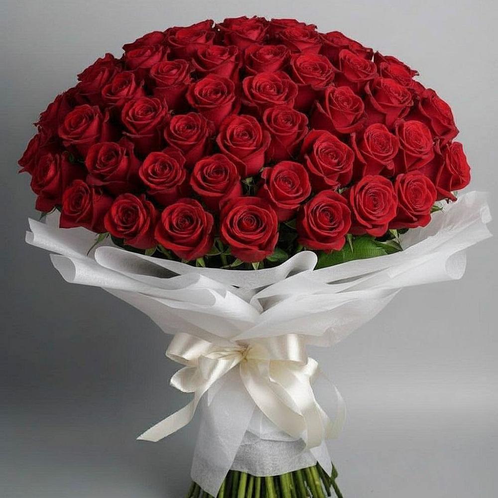 Букет 101 Красная роза Блэк Мэджик в Каменномостском