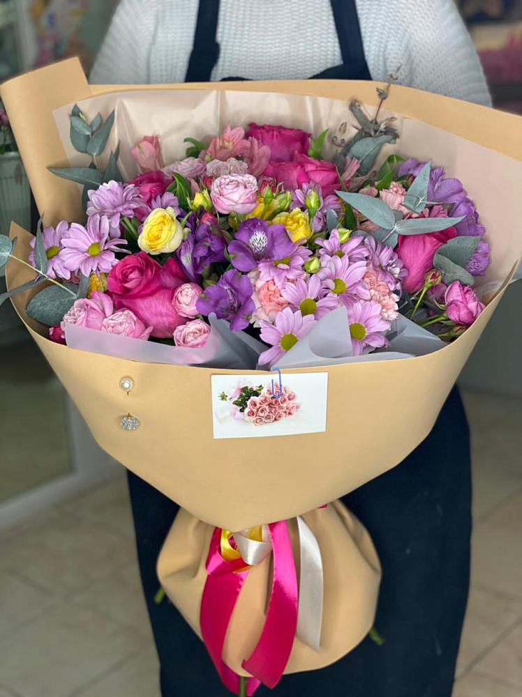 Букет цветов из: Хризантемы, Гвоздики и Альстромерии в Каменномостском