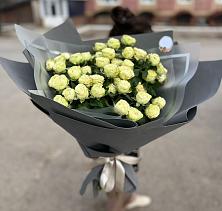 Букет Белые кустовые розы Солинеро в Каменномостском