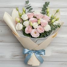 Букет цветов из:  Лизиантусы в Каменномостском