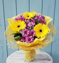 Букет цветов из:  Хризантемы и Герберы в Каменномостском