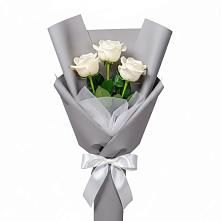 Букет 3 белые розы в Каменномостском