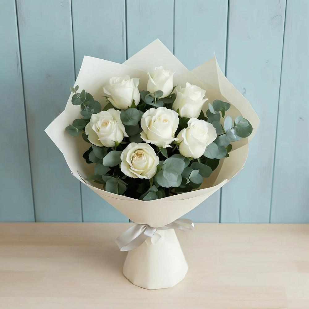 Букет Белые розы в Эвкалипте в Каменномостском