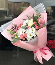 Букет цветов из:  Розы, Лизиантусы и Хризантемы в Каменномостском