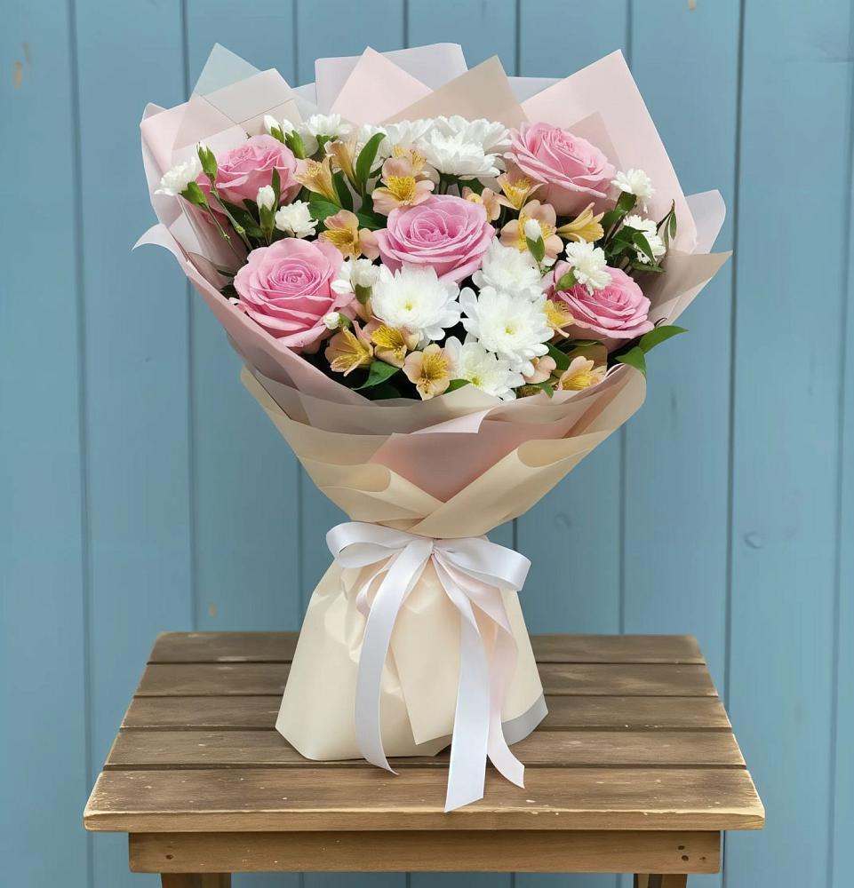 Букет цветов из: Гвоздики, Орхидеи и Розы в Каменномостском