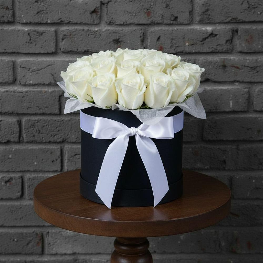 Цветочная композиция из Розы в шляпной коробке в Каменномостском