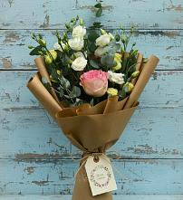 Букет цветов из:  Розы и Лизиантусы #REPLACE_PRED# Каменномостском
