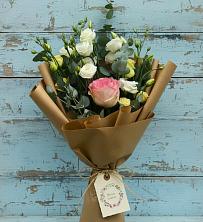 Букет цветов из:  Розы и Лизиантусы в Каменномостском