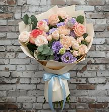 Букет цветов из:  Розы, Лизиантусы и Гвоздики #REPLACE_PRED# Каменномостском