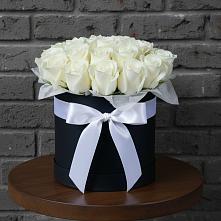 Цветочная композиция из Розы в шляпной коробке в Каменномостском